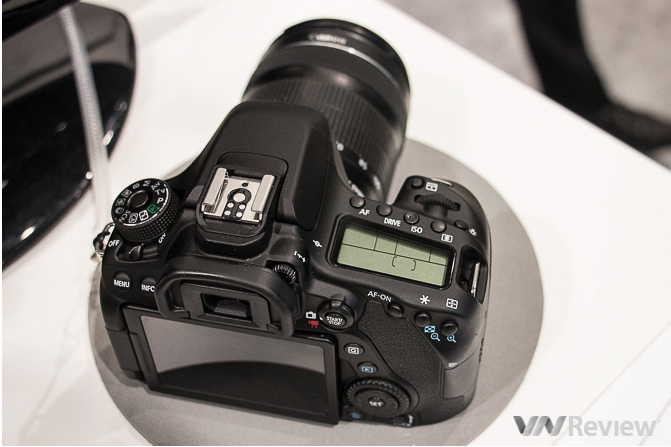 Canon EOS 80D-2