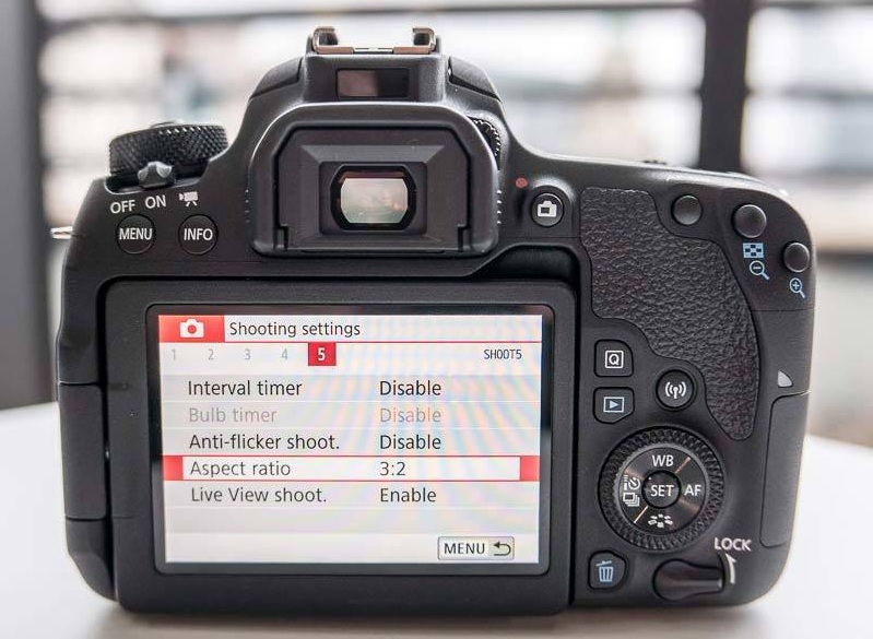 Canon EOS 77D Body_hàng Nhập Khẩu giá rẻ