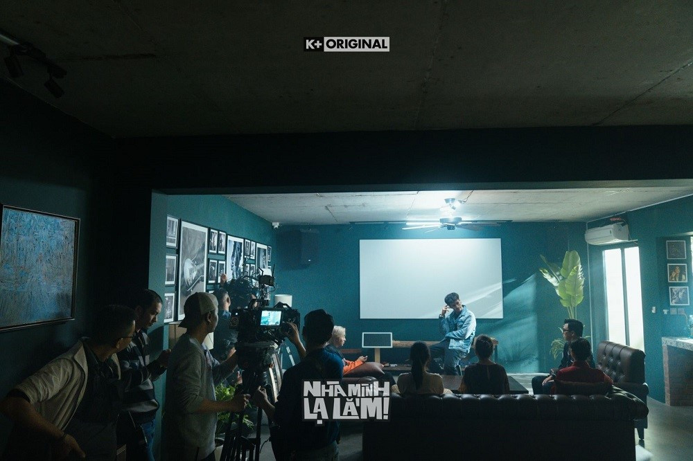 🎬  Series NHÀ MÌNH LẠ LẮM sử dụng 2 máy quay Blackmagic Ursa Mini Pro 12K để ghi hình.