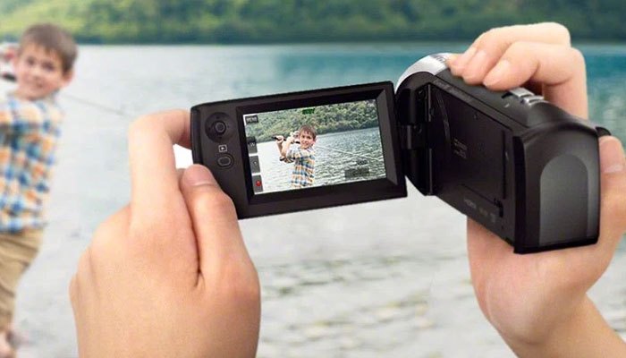 Máy quay du lịch Sony giá dưới 10 triệu lý tưởng cho gia đình