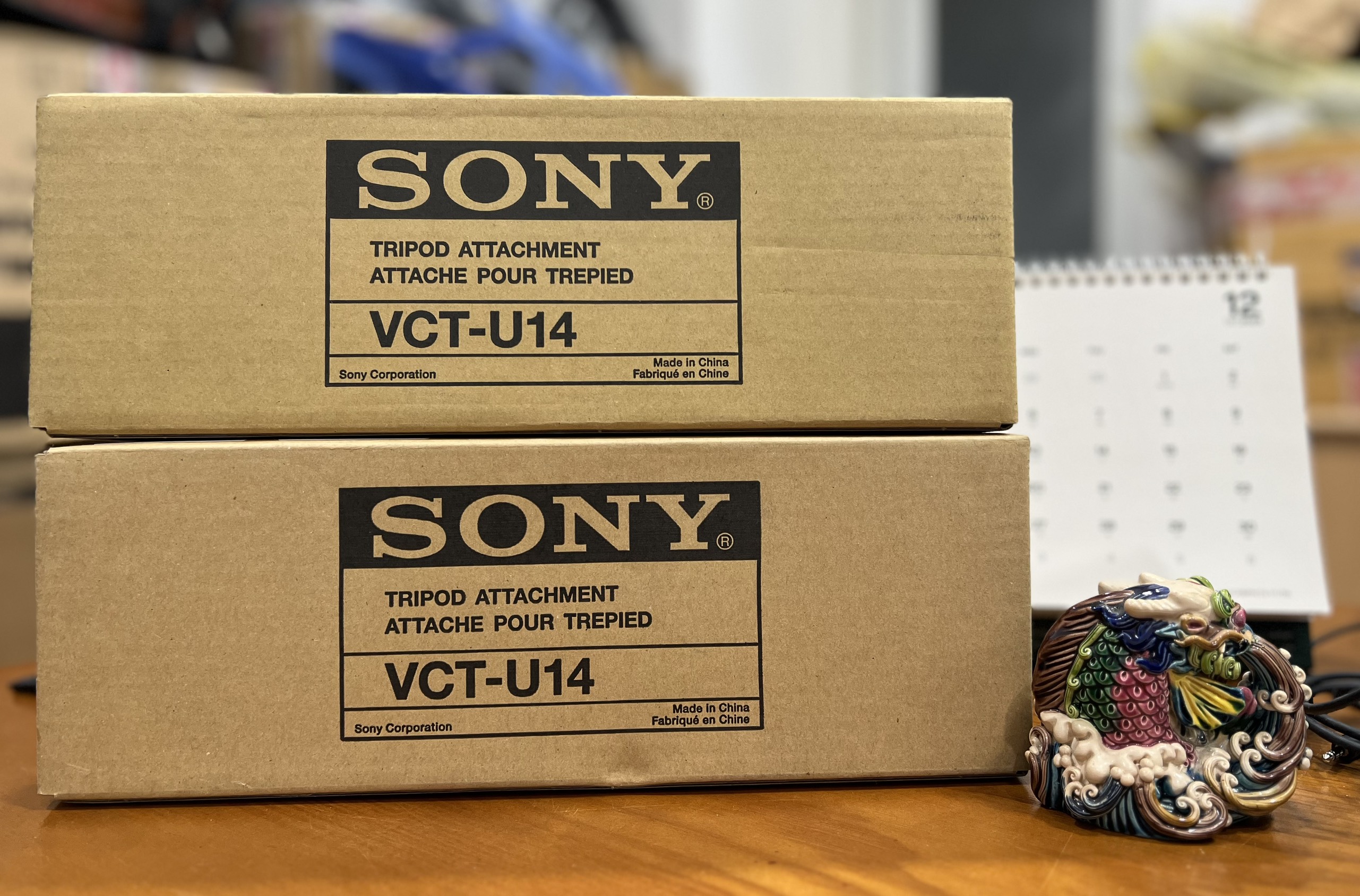 Sony VCT-U14 - Gá chữ V bắt chân máy quay dòng vác vai