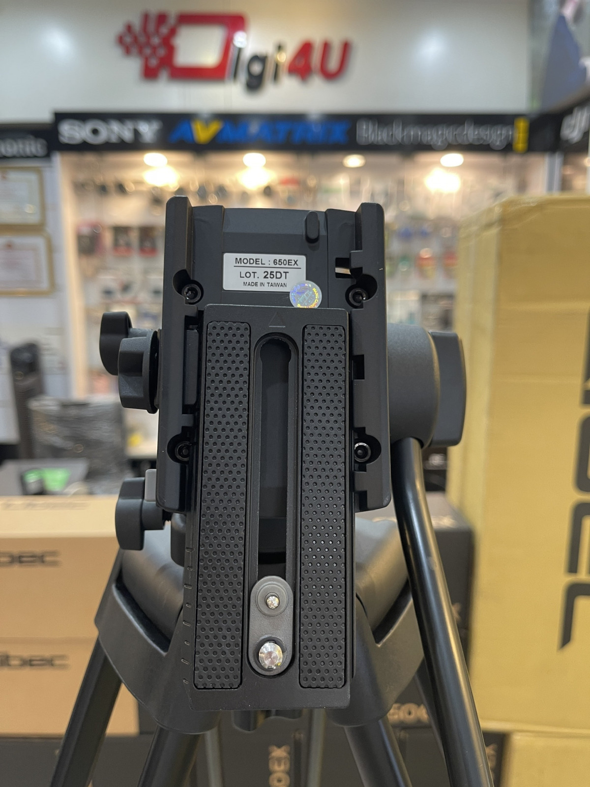 Chân máy quay Libec 650EX