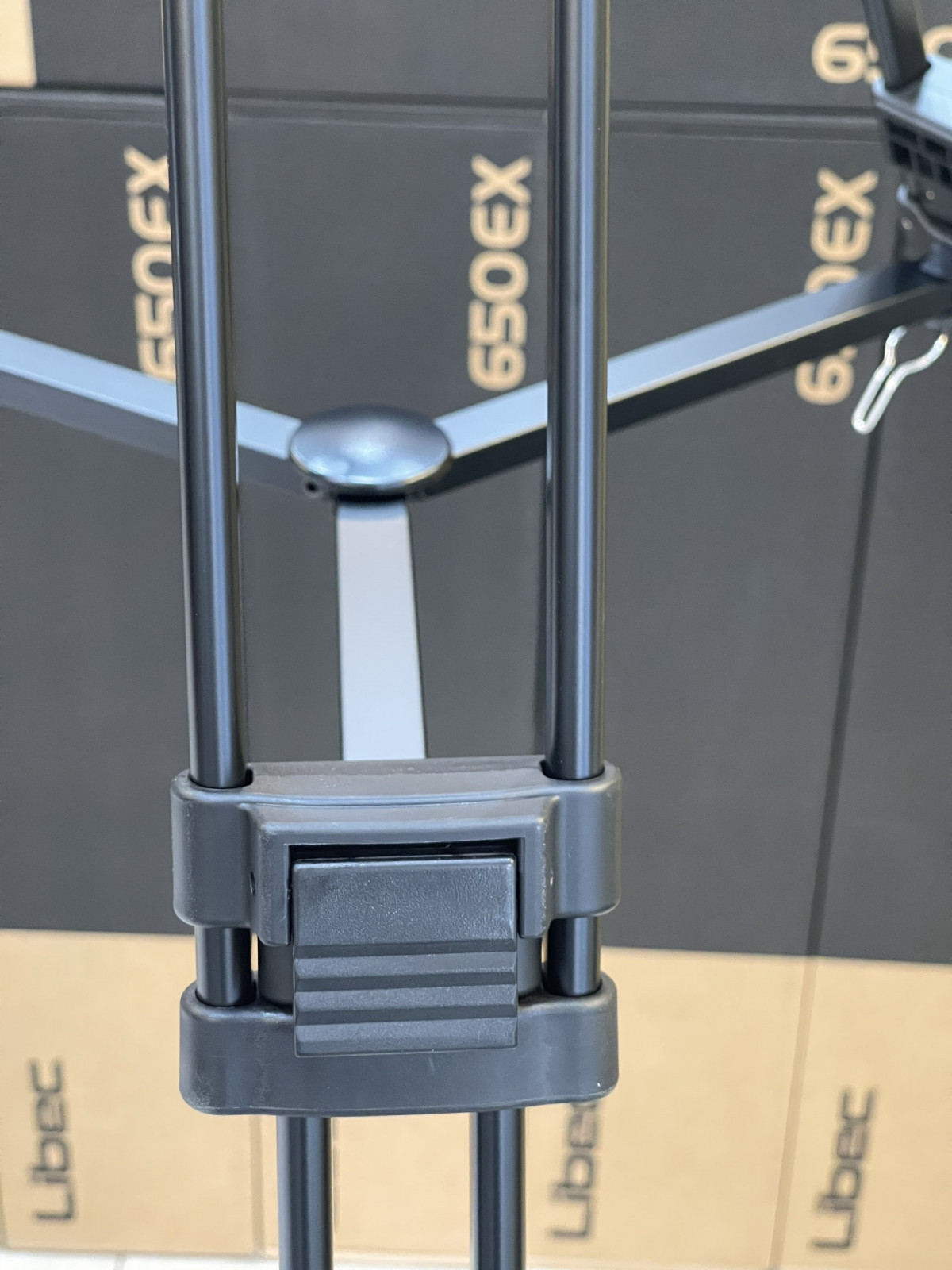 Chân máy quay Libec 650EX