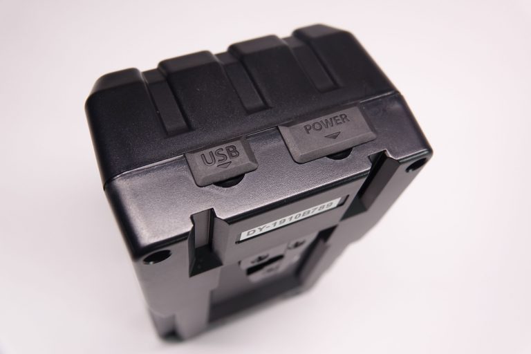 Pin Dynacore D-95MS 95Wh ( V- Mount có  D-Tap và USB ) 