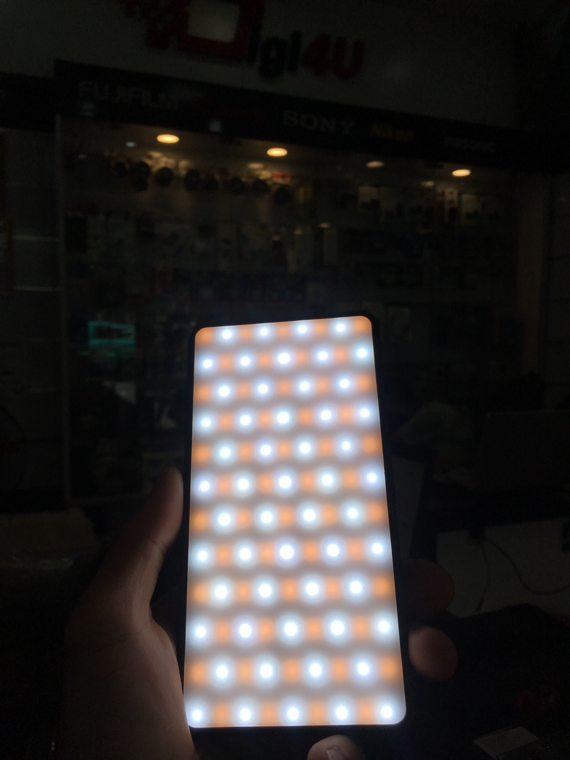 Ulanzi VIJIM VL196 - Lampada LED RGB 196 LED, Temperatura Colore 2500-9000K, Batteria 3000mAh Per Vlog E Streaming