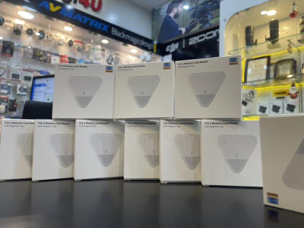 Đầu đọc thẻ tam giác 3 in 1 Magnetic Cap ( TypeC, lightning, USB )